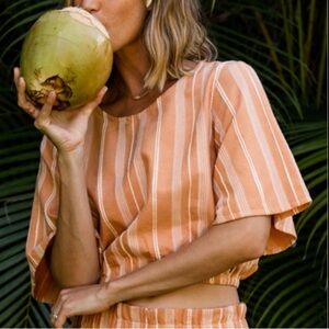 NWT Roxy Only The Ocean Bubble Hem Cropped Short Sleeve Top